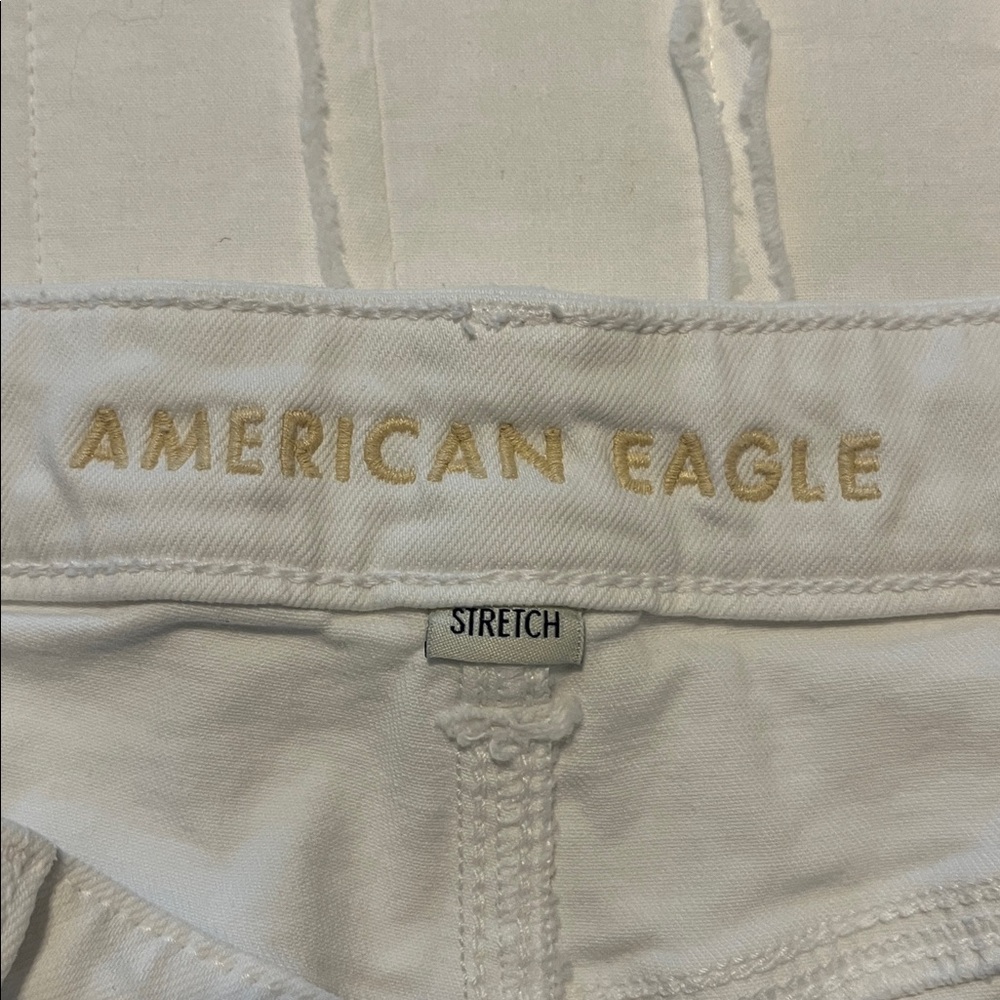 AMERICAN EAGLE white dreamy drape stretch baggy jort - Picture 3 of 8